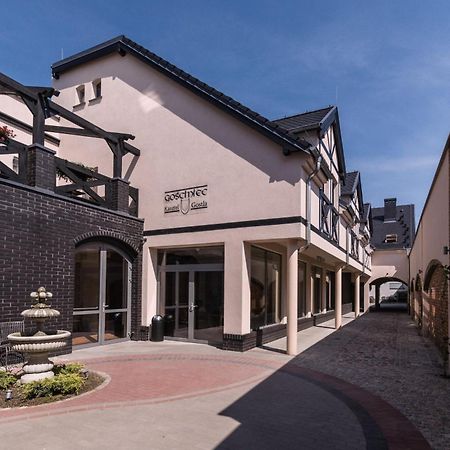 Gosciniec Kasztel U Gostla Otel Murowana Goślina Dış mekan fotoğraf