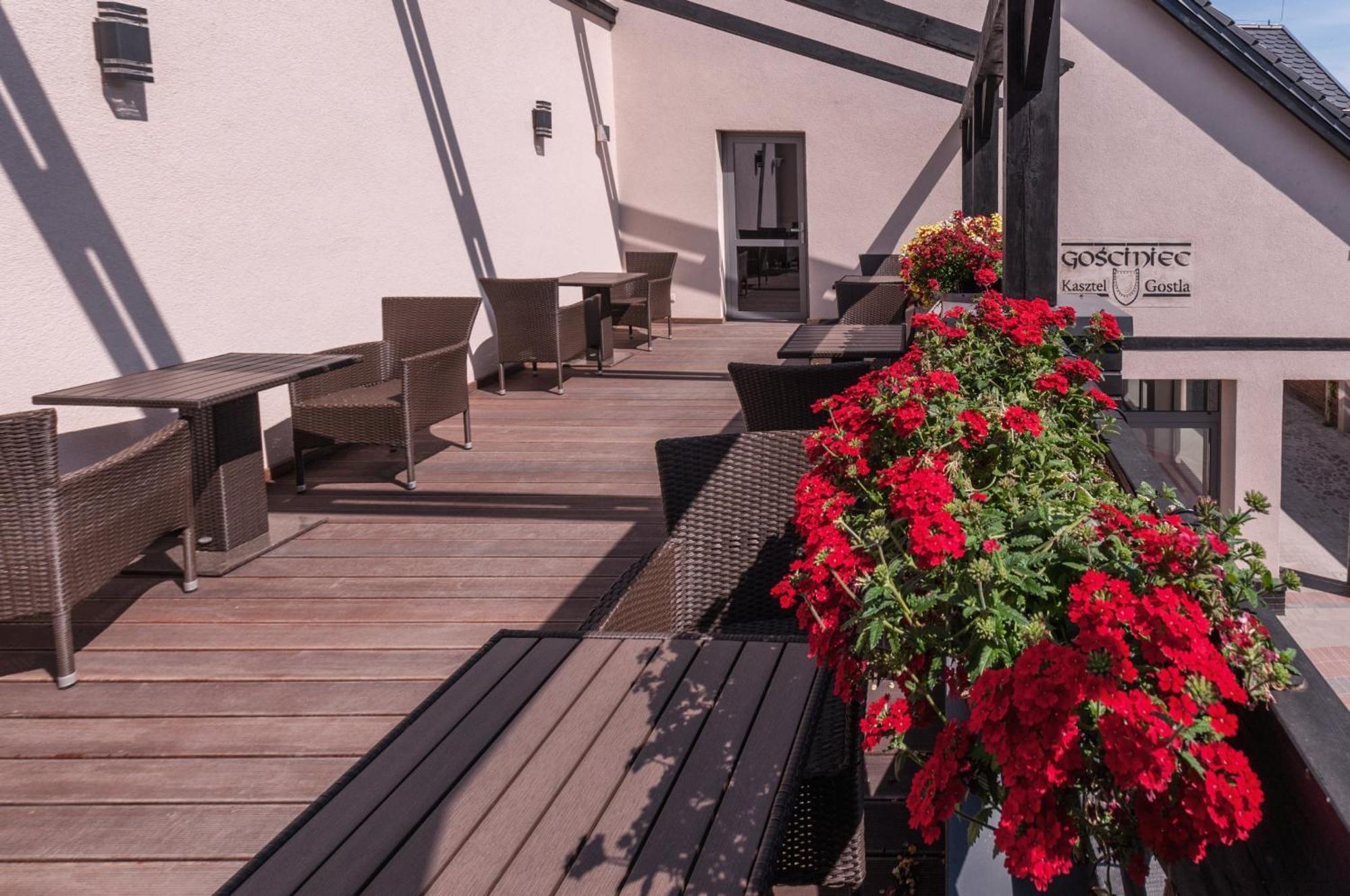 Gosciniec Kasztel U Gostla Otel Murowana Goślina Dış mekan fotoğraf